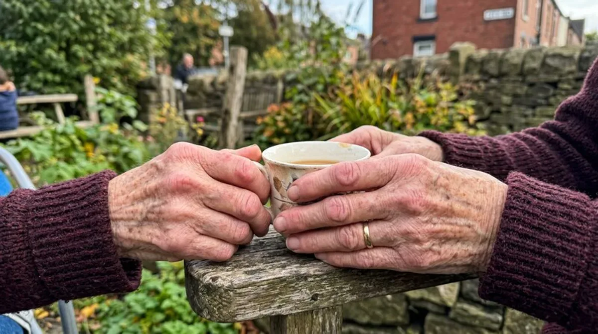 Close up of arthritis hands - medical cannabis joint pain treatment UK